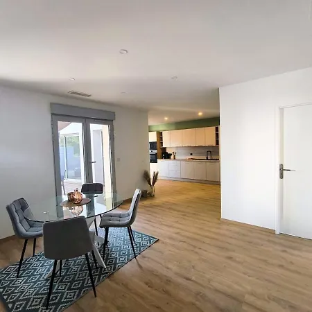 Maison Avec Grand Garage Entierement Renove Apartmán