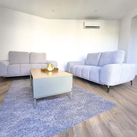 Maison Avec Grand Garage Entierement Renove Apartament *