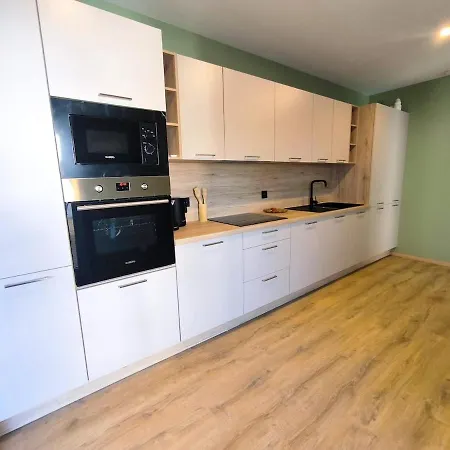 Apartament Maison Avec Grand Garage Entierement Renove *